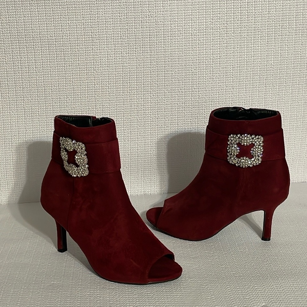 Jessica Carlyle, Laney booties, size 6
